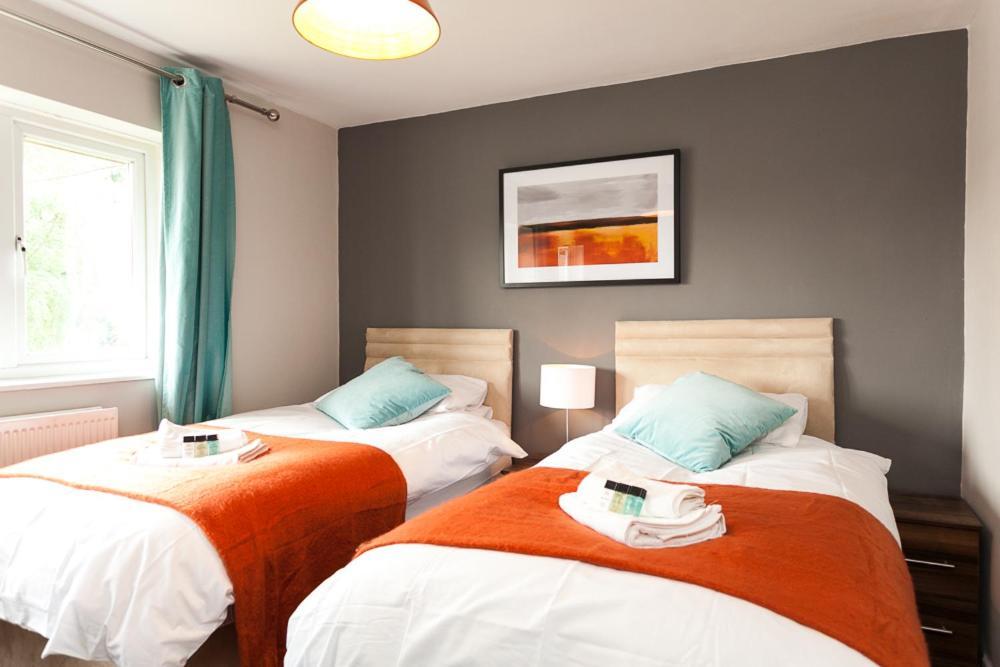 Apartment Comfortable Contractor House Gatwick: Sleeps 6+ *